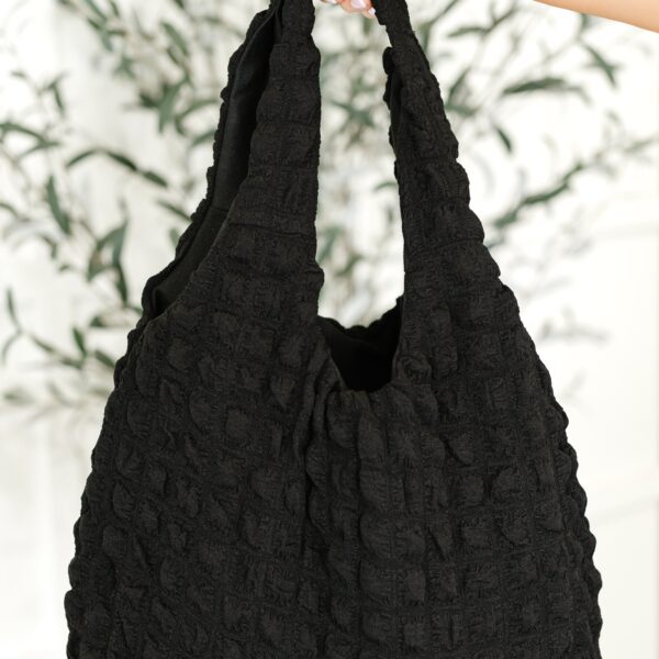 Day Out Cloud Tote Bag In Black
