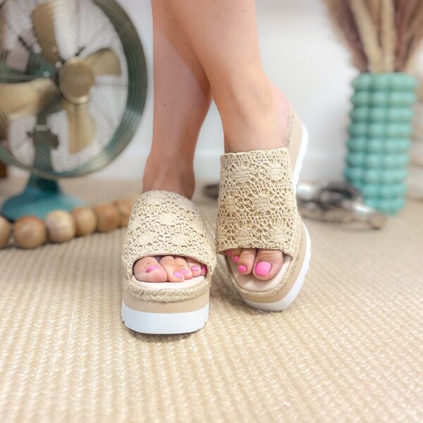 Ophelia Wedges in Cream